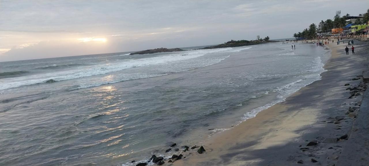 Packbag Beach Hotel Kovalam Esterno foto