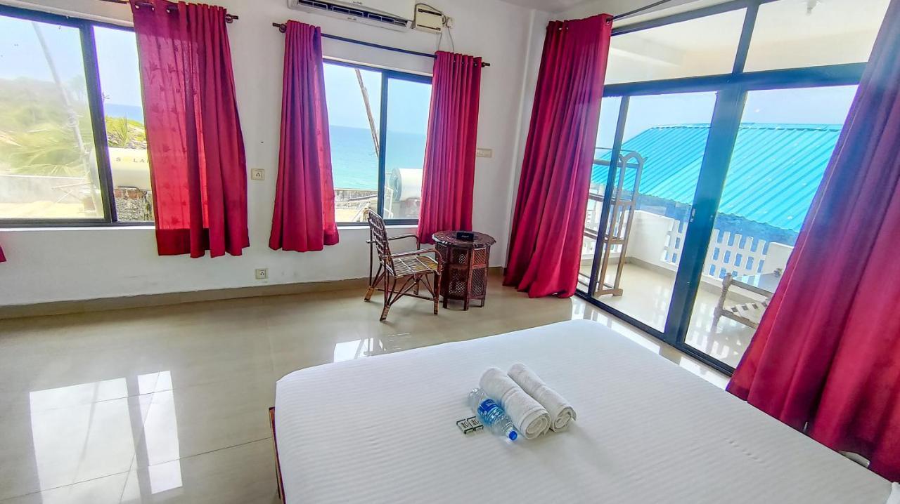 Packbag Beach Hotel Kovalam Esterno foto